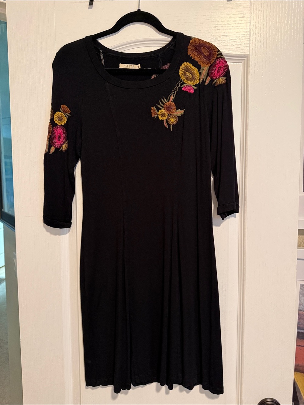Black Long-Sleeve Floral-Embroidered Dress